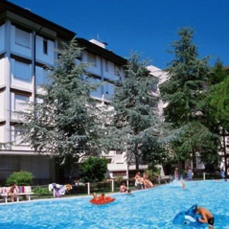 Lignano With Pool Leilighet Lignano Sabbiadoro Eksteriør bilde