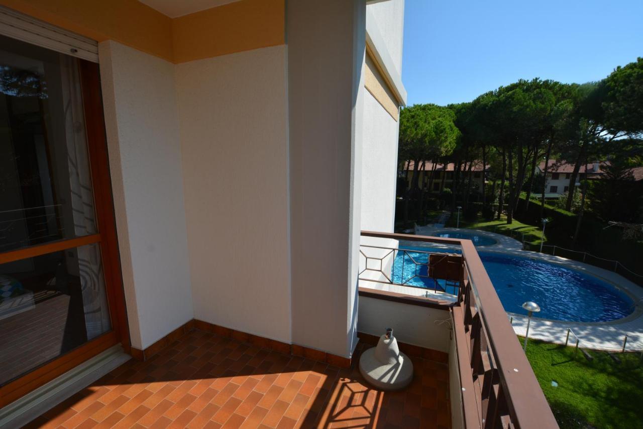 Lignano With Pool Leilighet Lignano Sabbiadoro Eksteriør bilde